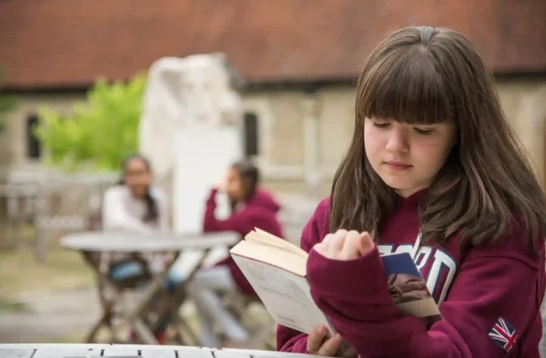 Pendidikan Sastra Inggris di Oxford: Tradisi dan Inovasi