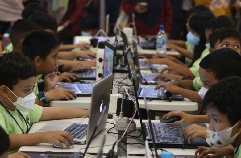 Penerapan AI dalam Pendidikan Indonesia 2025: Revolusi Pembelajaran Digital